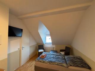 Doppelzimmer mit Bad und TV-18 - Meine - 9
