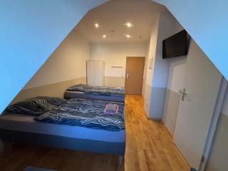 Doppelzimmer mit Bad und TV-18 - Meine - 0