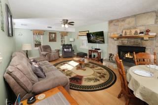 Hot tub, gazebo, & seclusion in this GBurg 3BR! - Gatlinburg - 9
