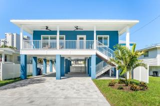 152 Steps to the Beach! Heated Pool - Steps Away - Roelens - Fort Myers Beach - 0