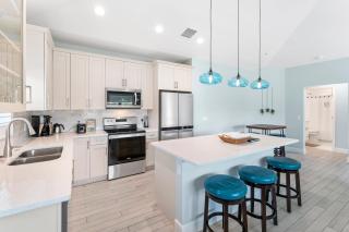 152 Steps to the Beach! Heated Pool - Steps Away - Roelens - Fort Myers Beach - 1