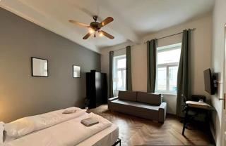 Discover Danube and Prater Stern from Our 1BR Gem - Vienna - 9