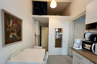 Discover Danube and Prater Stern from Our 1BR Gem - Vienna - 5