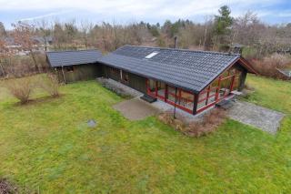Cozy Summer House In Trend - Løgsted - 0