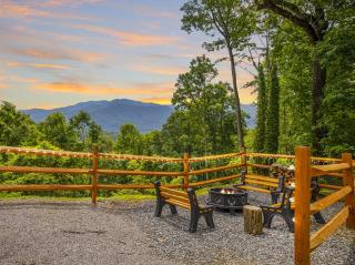 Native Winds Luxury Cabin Rental - Bryson City - 6