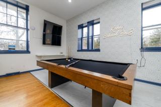 SchoolHouse now Lux BNB! Gym, Sauna, HotTub, GameRoom - Union Pier - 2