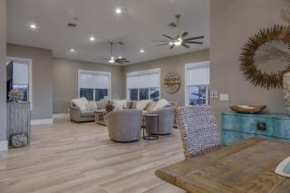 Luxury Beach Home, Gulf Access, Pool Table, Heated Pool & Spa - Summer Wind - Roelens - Fort Myers Beach - 4