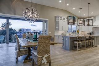 Luxury Beach Home, Gulf Access, Pool Table, Heated Pool & Spa - Summer Wind - Roelens - Fort Myers Beach - 3