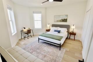 Pristine Petworth Family Home w Street Parking - 1