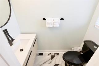 Pristine Petworth Family Home w Street Parking - 3