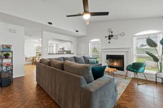 Cowboy Pool - Large Patio - King Bed - Firepit Table - Pet Friendly - 1