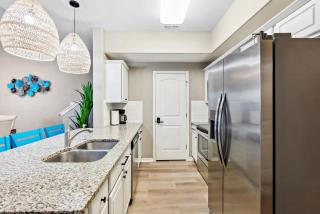 Resort Pool, 5 Bedroom, Dog-Friendly, King Bed, Near White Cap Beach, Patio, Grill - 2