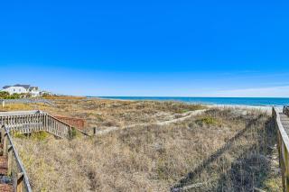 Waterfront Gem with Balcony in Garden City - Myrtle Beach - 8