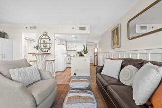 Sunbird 110W 1 BR 1 BA Located right next to pool - Panama City Beach - 7
