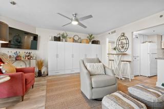 Sunbird 110W 1 BR 1 BA Located right next to pool - Panama City Beach - 5