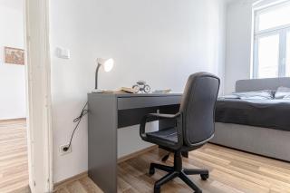 Explore Vienna 2BR and 1LR Retreat Near Westbahnhof - Vienne - 5