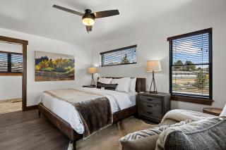 Cabin on Lake Estes! Private Jacuzzi Two Patios Indoor and Outdoor Fireplace - 5