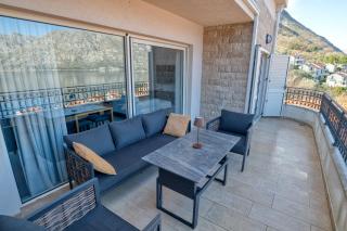 Luxury Design 2-Bedroom apartment by MN Property - 8