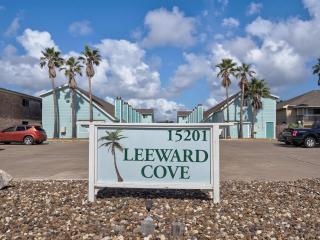 Shared Pool Fishing Dock Walk to the Beach - Padre Island - 5