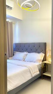 Stunning Suite with Balcony - Manila - 8