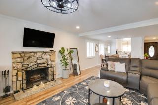 10 Mi to Redondo Beach Carson Home with Pool Table! - 7