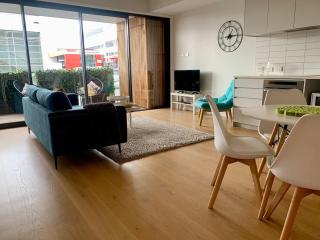 Stylist Large Apartment with Balcony - Auckland - 0