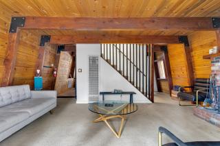 Cozy Crescent Tree Cabin Near Bear Mountain - 2