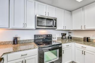 Destin Resort Condo with Pool and Beach Shuttle! - 2