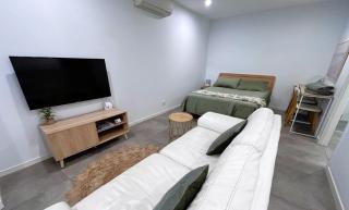 Location, location, location - modern studio - Brisbane - 4