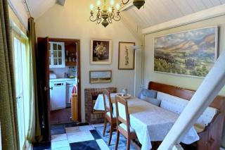 Rustic Retreat: Fireplace, BBQ, + Forest Access - Burgh Haamstede - 6