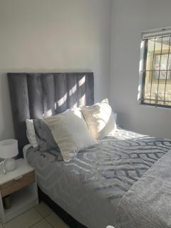 Beautiful 2 bedroom apartment in strand - - 2