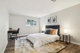 Sweetwater 24a I Beautiful 1bd Apt I Free Parking - Gainesville - 0
