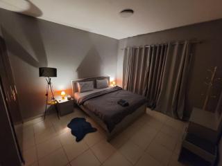 Beachfront Bliss 1BR & Balcony - Ajman - 2