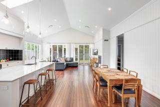 Effortless Elegance & Charm! - Toowoomba - 0