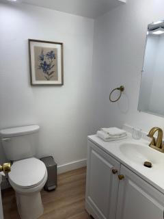 Luxury Upscale Condo In The Heart Of Waikiki - 8