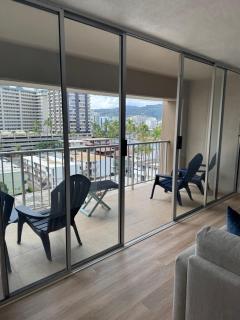 Luxury Upscale Condo In The Heart Of Waikiki - 4