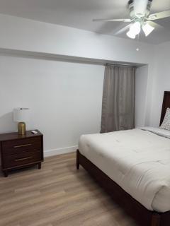 Luxury Upscale Condo In The Heart Of Waikiki - 1