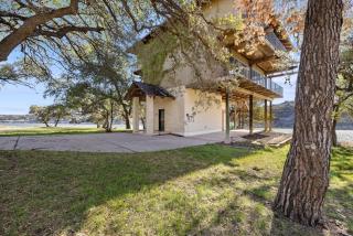 Serene Lake Retreat - Spacious 6BR Home - Lago Vista - 4