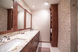 Plush Mammoth Condo W Balcony Views - Mammoth Lakes - 4