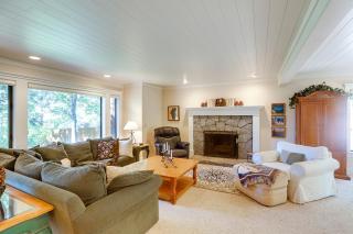 2 Mi to Lake Tahoe Spacious and Serene Retreat! - Tahoe City - 7