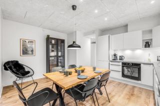Stylish Holiday Apartment Centrally Located In Søndervig - 1000 - Ringkøbing - 1