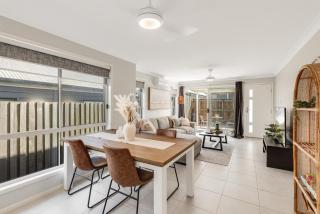 Modern & Convenient Living! - 6