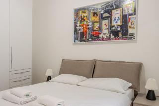 Art-Filled Apartment in Centro - Milan - 9