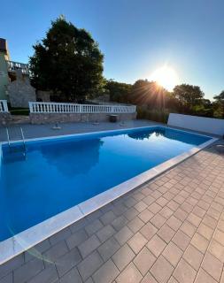 Schönes Ferienhaus mit Pool - 5