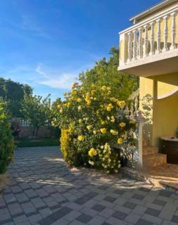 Schönes Ferienhaus mit Pool - 6