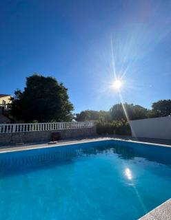 Schönes Ferienhaus mit Pool - 3