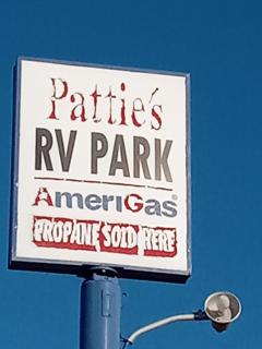 PATTYS Rv, 3 private sleeping g spaces, 1 shared - Quartzsite - 1
