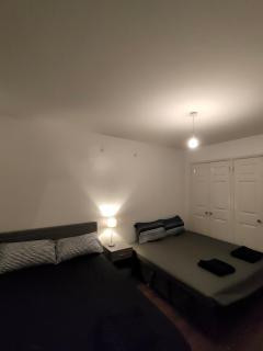Free Parking 4 Beds Flat 15 min train to Victoria London Bridge St Paul Cathedral - Londra - 6