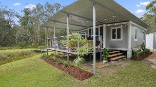 Leo's Beach Hideaway - Stylish Tiny Home - 0