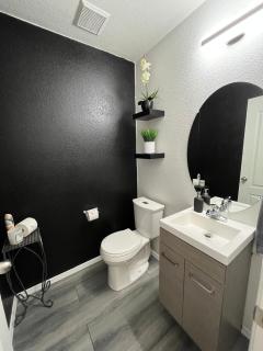 Beautiful 2 story home 20 minutes from the strip - 7